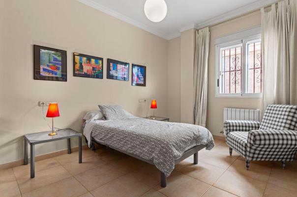 5 bed town_house in Pedreguer