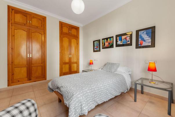 5 bed town_house in Pedreguer