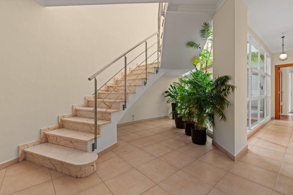 5 bed town_house in Pedreguer