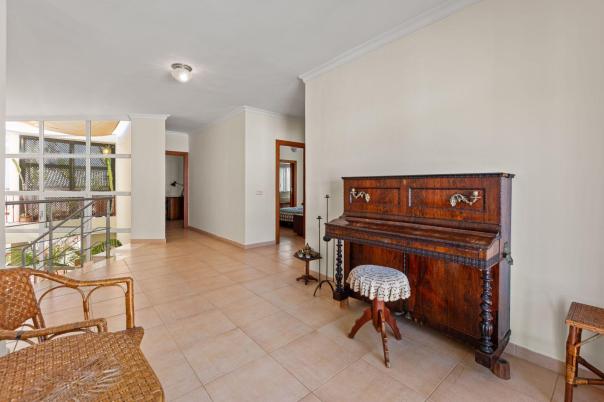 5 bed town_house in Pedreguer