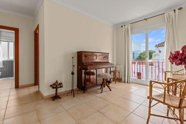 5 bed town_house in Pedreguer