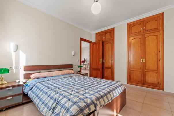 5 bed town_house in Pedreguer