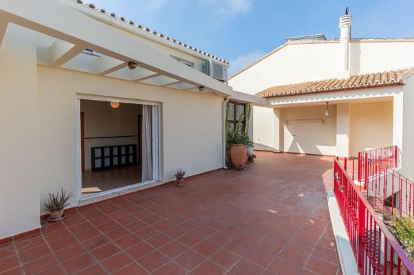 5 bed town_house in Pedreguer