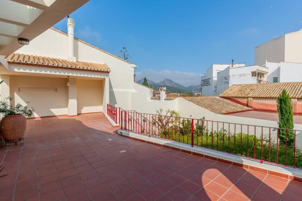 5 bed town_house in Pedreguer