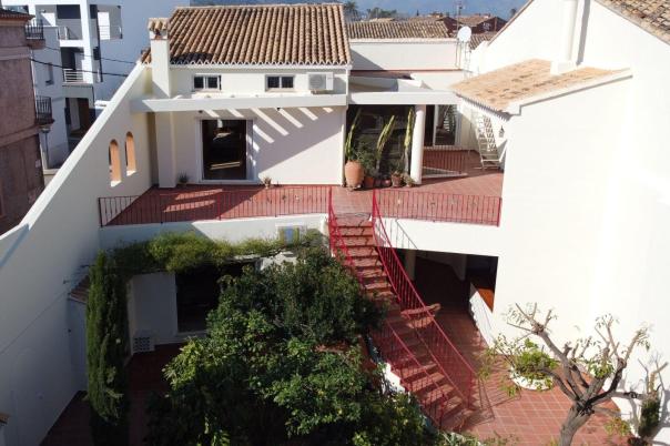5 bed town_house in Pedreguer