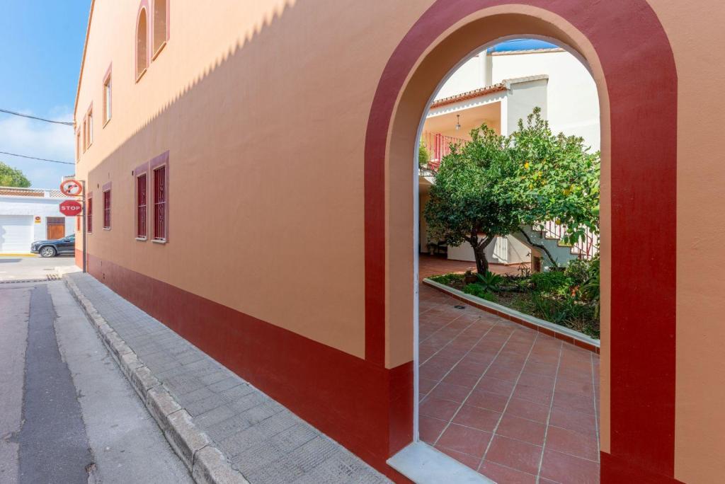 5 bed town_house in Pedreguer