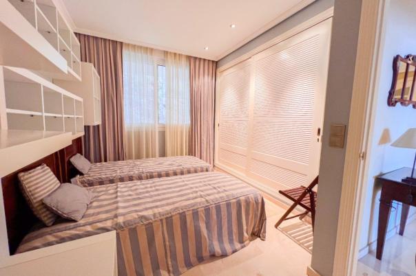 5 bed apartment in Altea