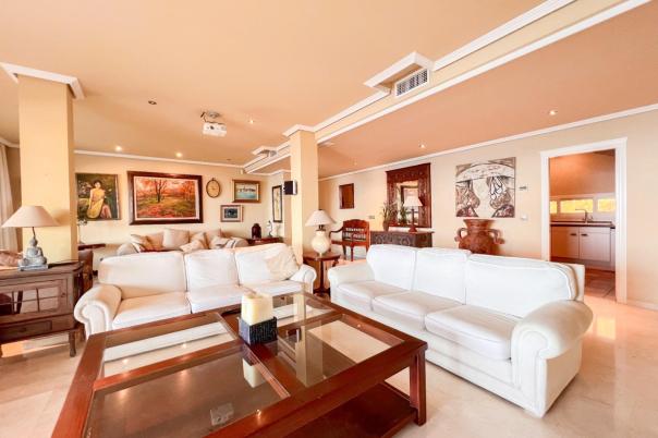 5 bed apartment in Altea