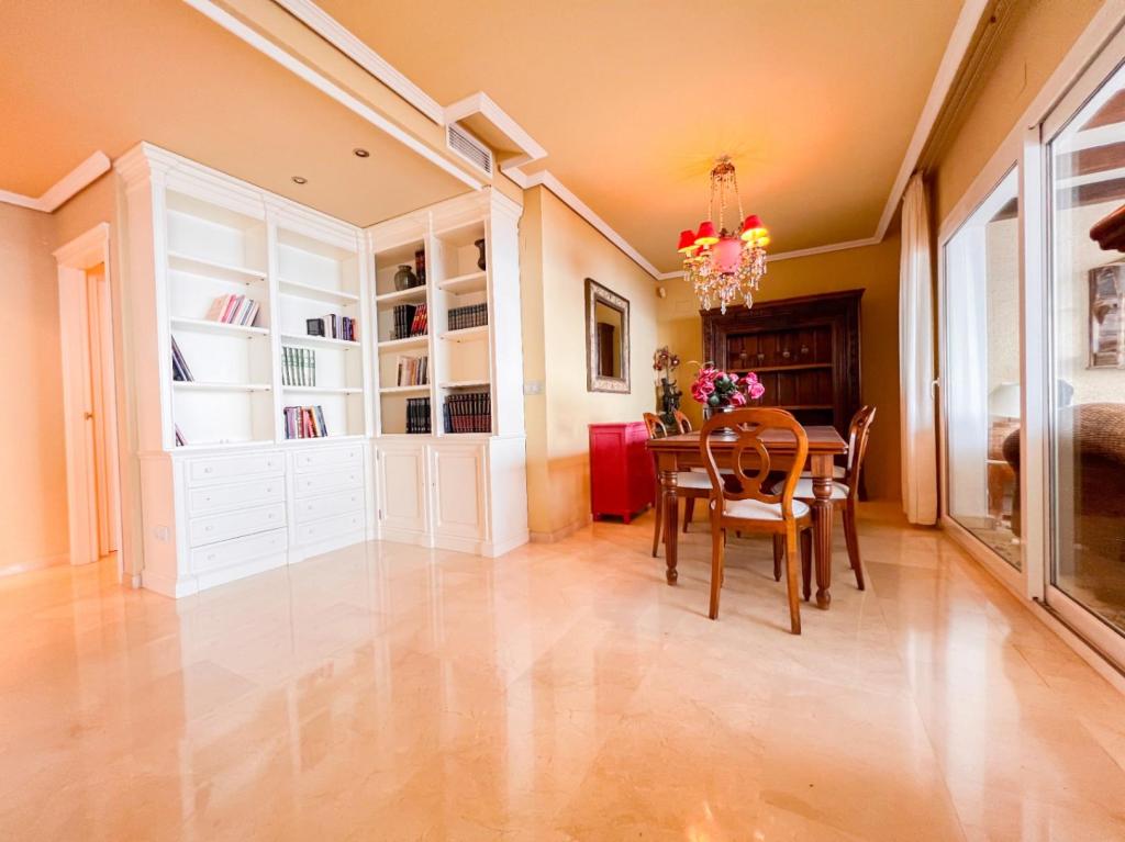5 bed apartment in Altea
