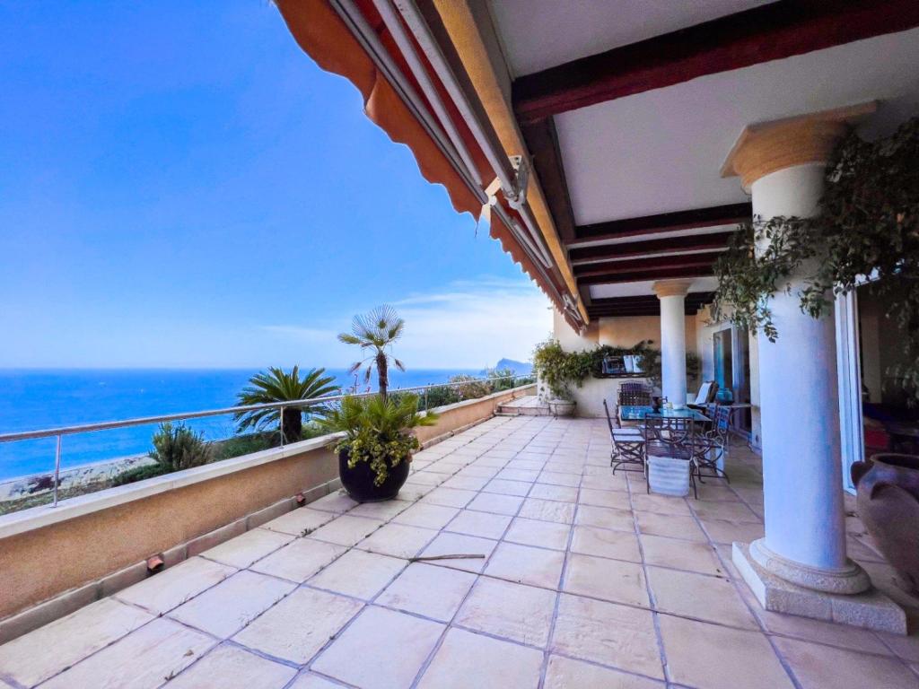 5 bed apartment in Altea