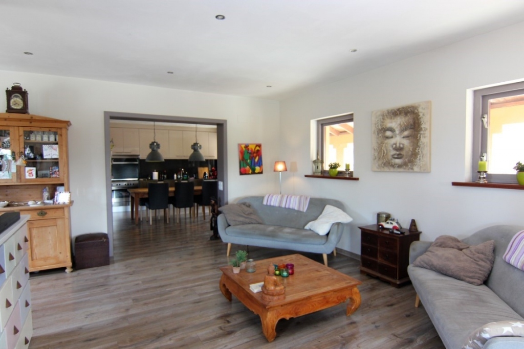 5 bed villa in Pedreguer