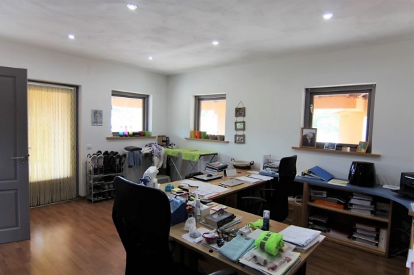 5 bed villa in Pedreguer