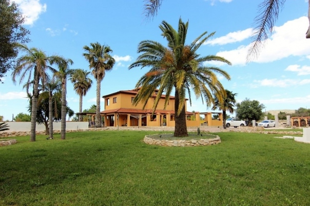 5 bed villa in Pedreguer