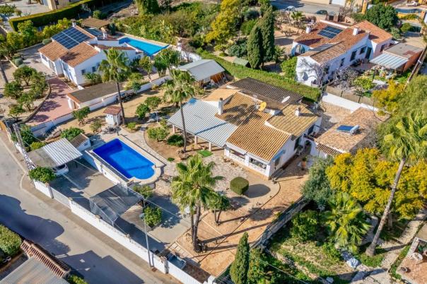 5 bed villa in Alfaz del Pi