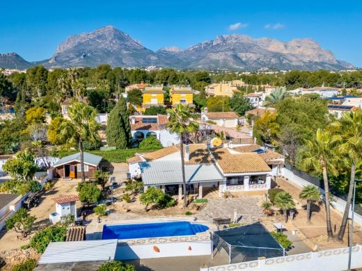 5 bed villa in Alfaz del Pi