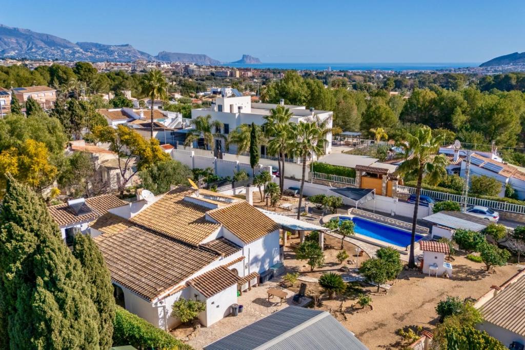 5 bed villa in Alfaz del Pi