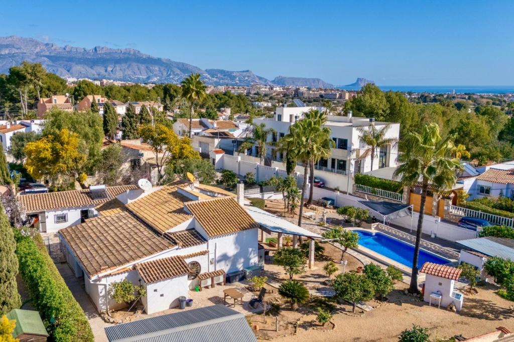 5 bed villa in Alfaz del Pi