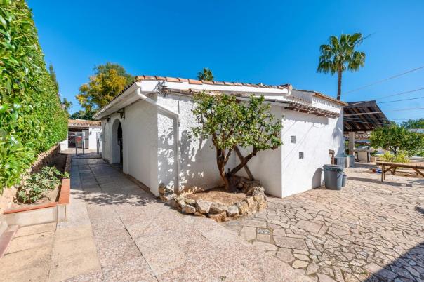 5 bed villa in Alfaz del Pi