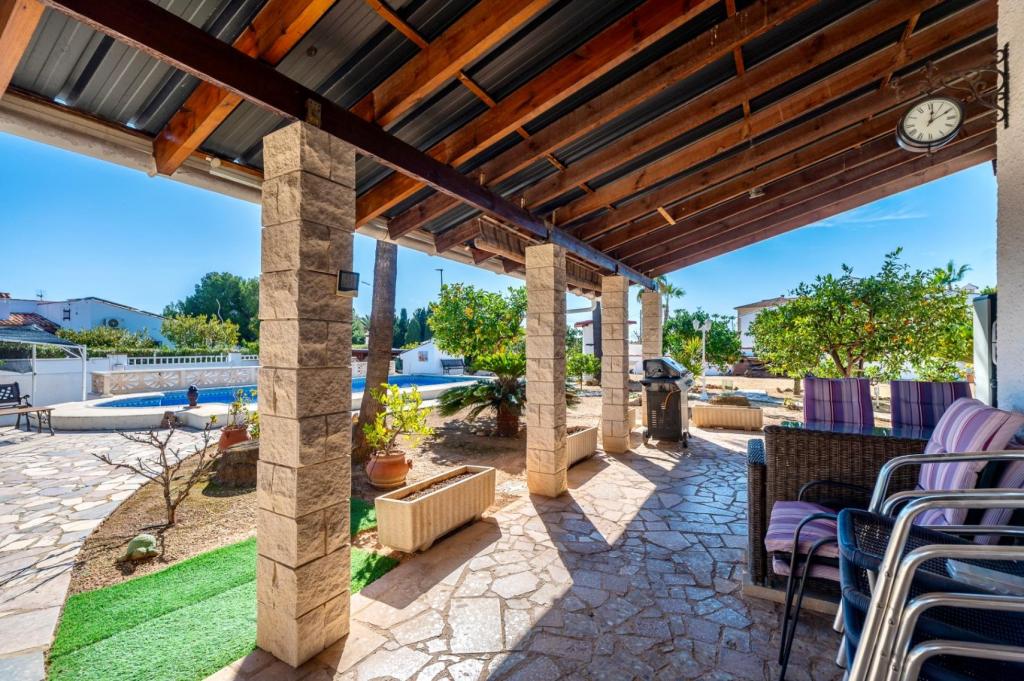 5 bed villa in Alfaz del Pi