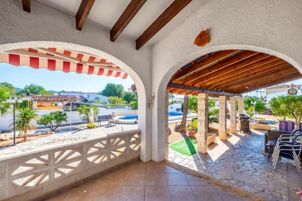 5 bed villa in Alfaz del Pi