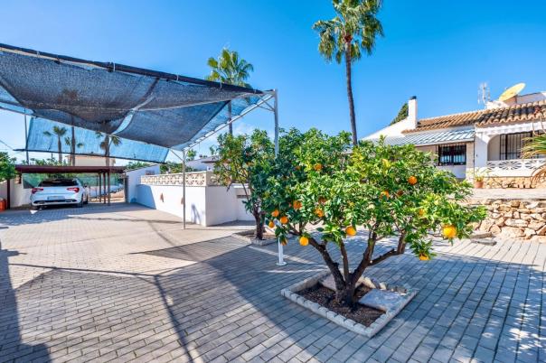 5 bed villa in Alfaz del Pi