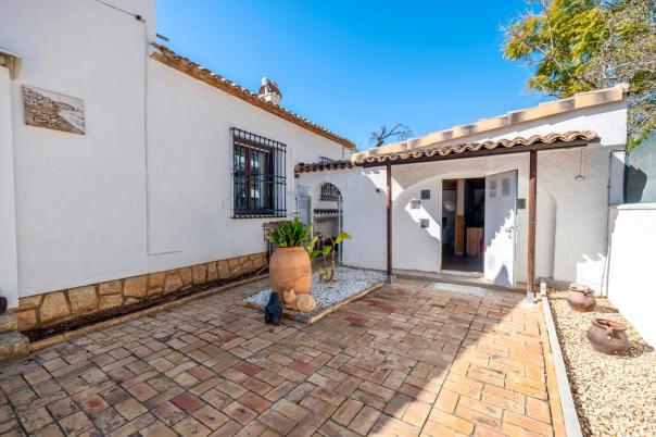 5 bed villa in Alfaz del Pi