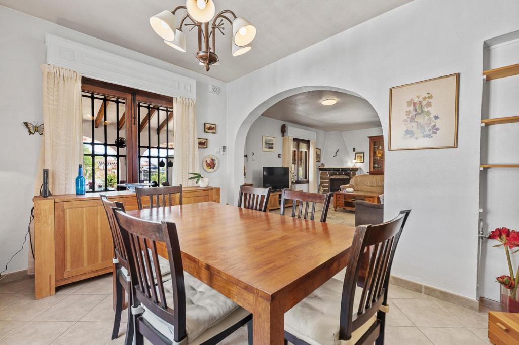 5 bed villa in Alfaz del Pi