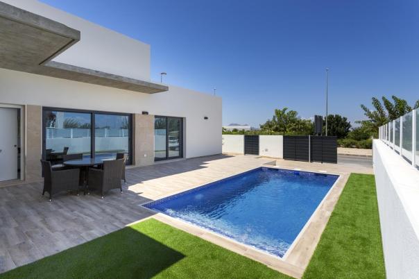 3 bed villa in Daya Nueva