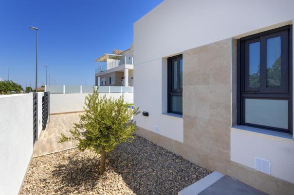 3 bed villa in Daya Nueva