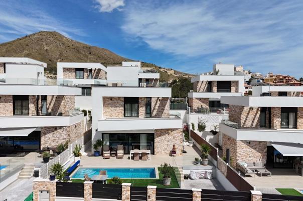 3 bed villa in Finestrat