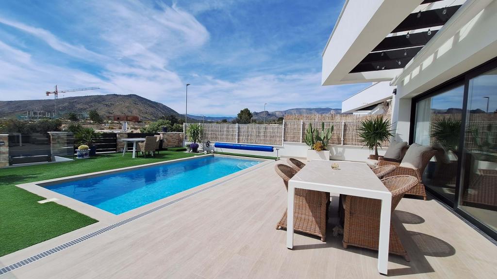 3 bed villa in Finestrat