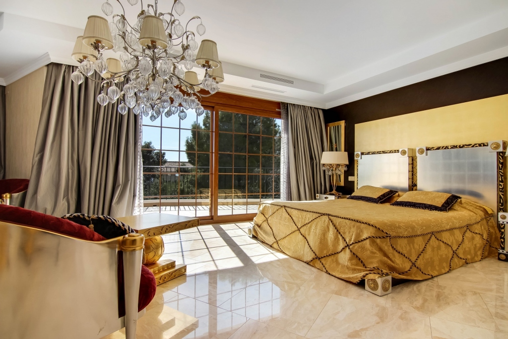 5 bed villa in Altea