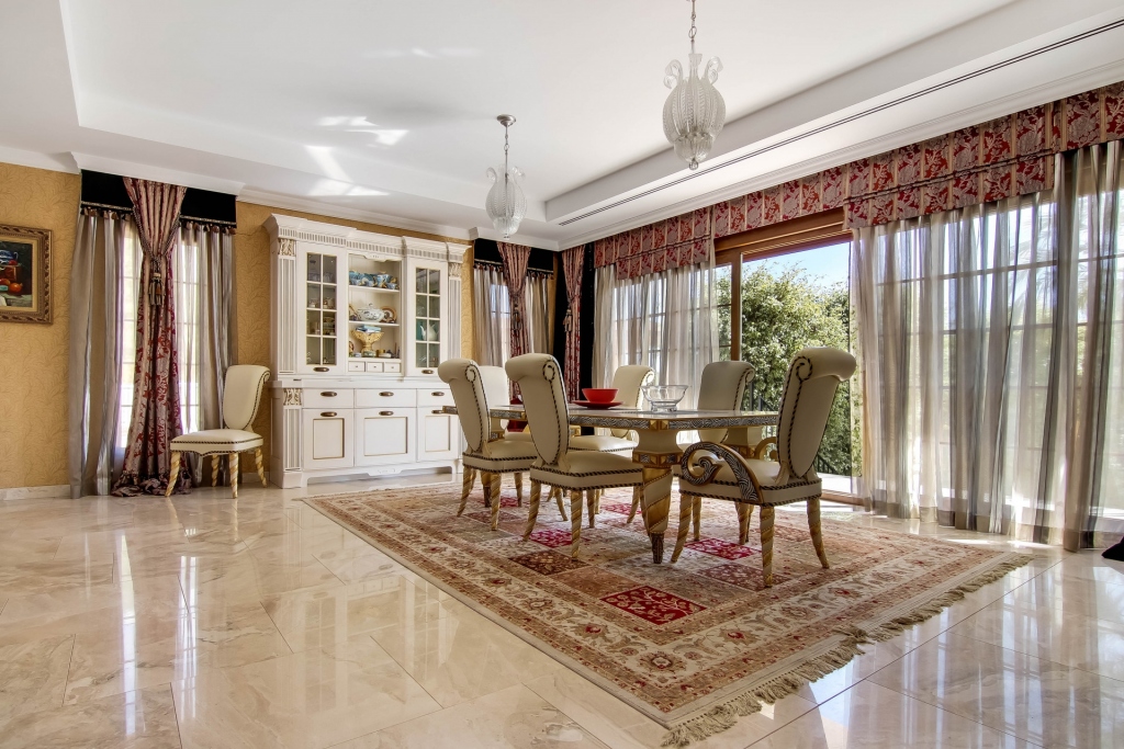 5 bed villa in Altea