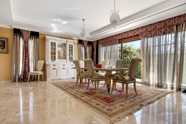 5 bed villa in Altea
