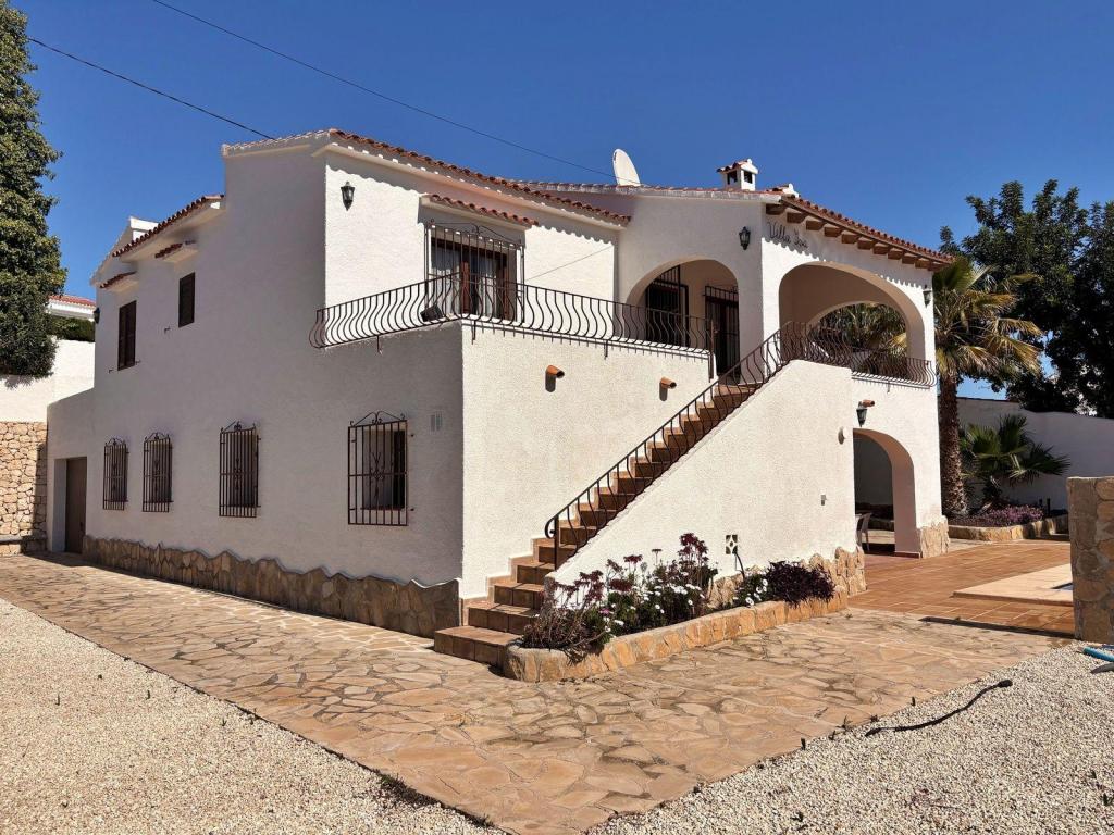 6 bed villa in Moraira