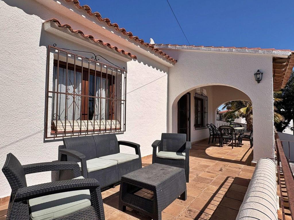 6 bed villa in Moraira