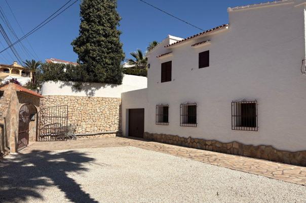 6 bed villa in Moraira