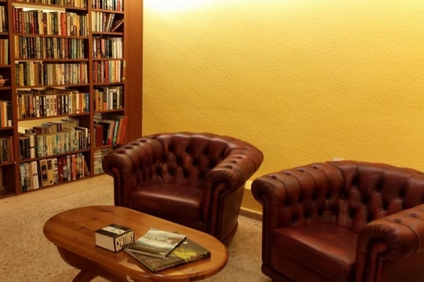 Polly's Bookshop