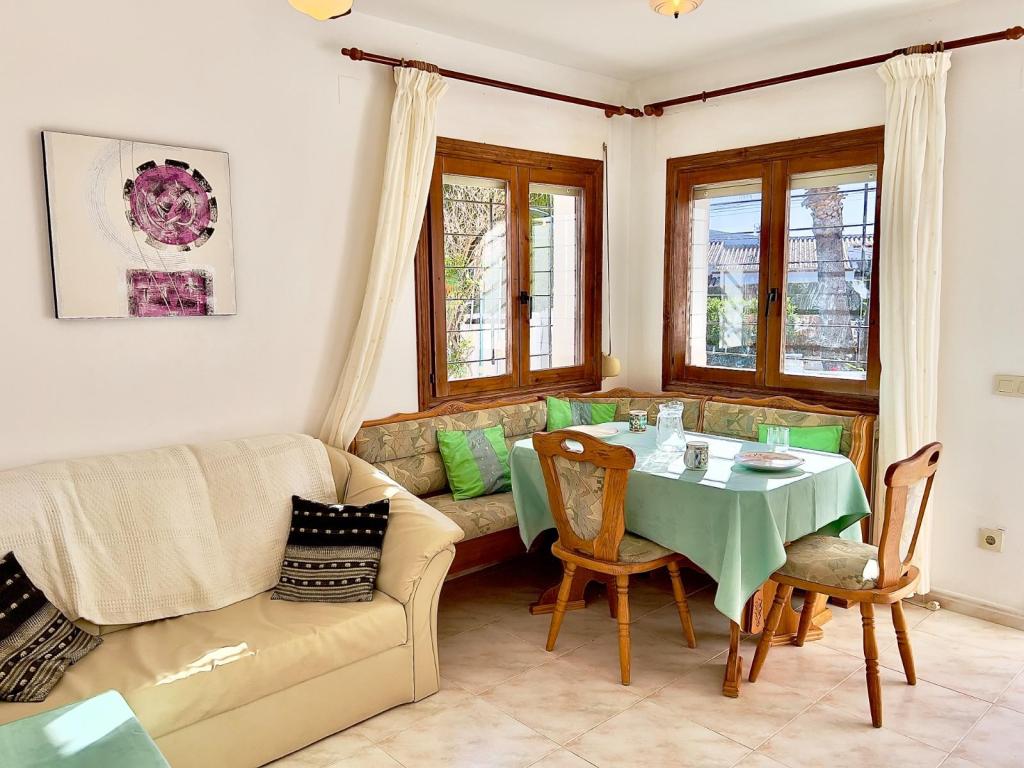 5 bed villa in Benitachell