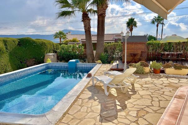 5 bed villa in Benitachell