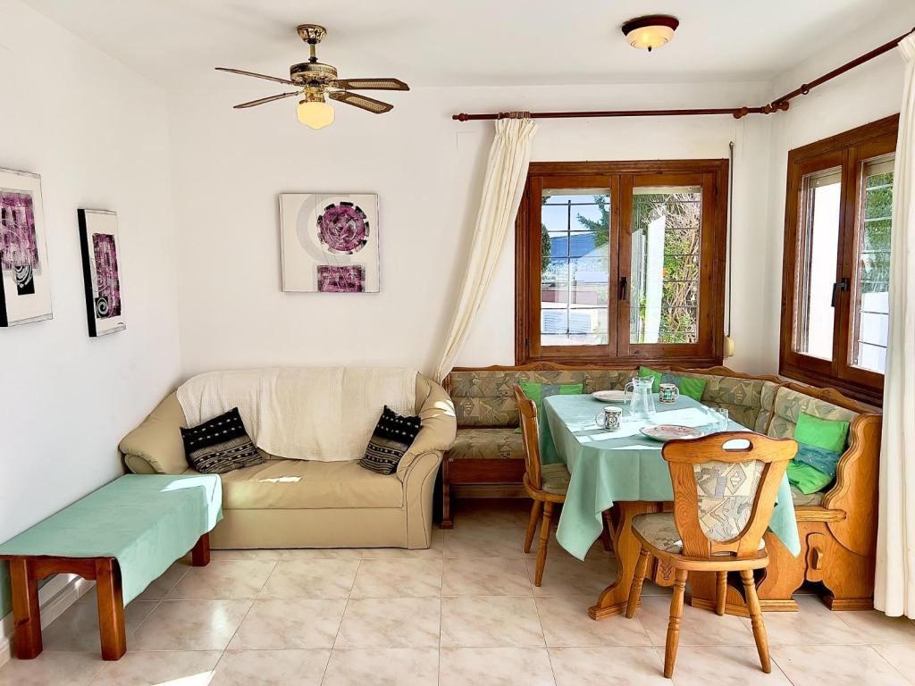 5 bed villa in Benitachell