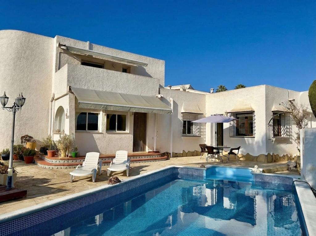 5 bed villa in Benitachell