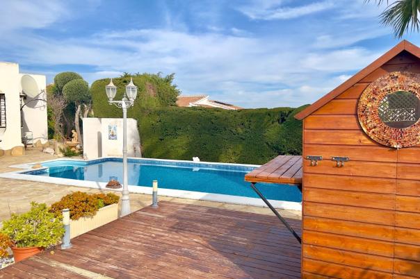 5 bed villa in Benitachell