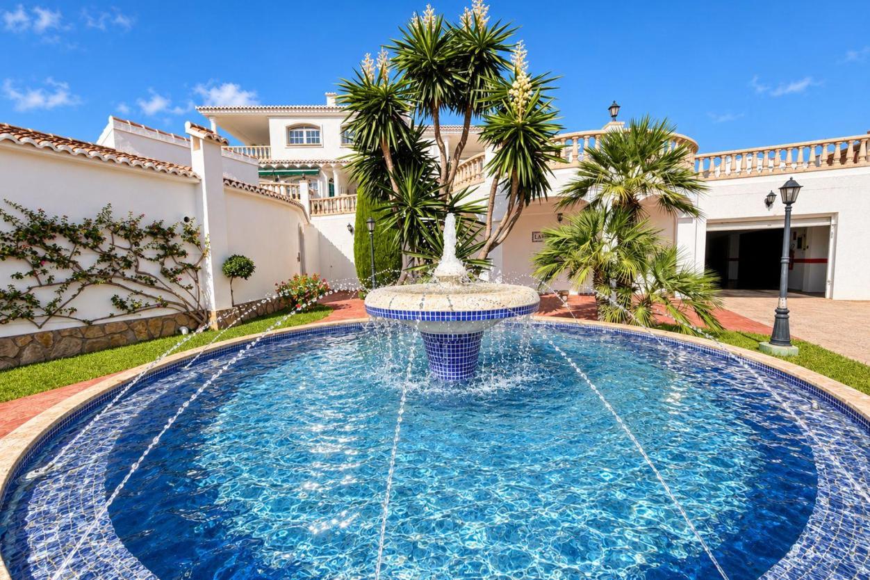 2 bed apartments - flats in Moraira