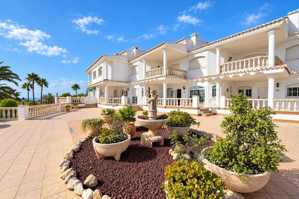 2 bed apartments - flats in Moraira