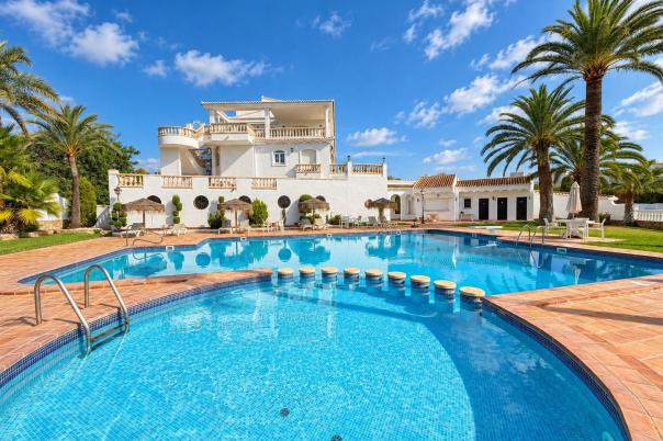 2 bed apartments - flats in Moraira