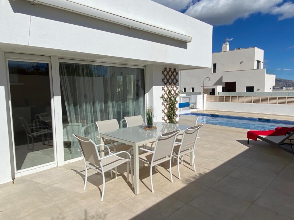 3 bed villa in Polop