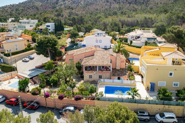 4 bed villa in Albir