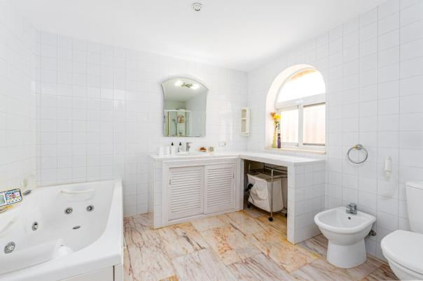 4 bed villa in Albir