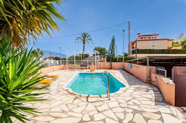 4 bed villa in Albir